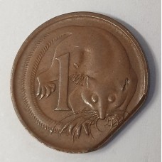 AUSTRALIA 1966 . ONE 1 CENT COIN . ERROR . CLIPPED PLANCHET . TONED